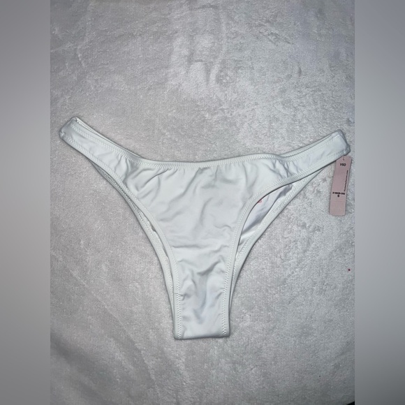 Victoria’s Secret Bikini top and bottom - Picture 8 of 8